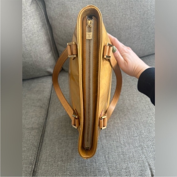 LOUIS VUITTON HOUSTON VERNIS MONOGRAM DAMIER YELLOW GOLD SHOULDER TOTE BAG - Picture 6 of 16